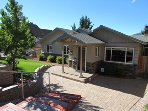 Exterior - Lakefront Home - 2 Bedroom, 2 Bath, Walk to Village/ Big Bear Marina/Dining (Big Bear Lake)