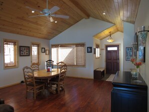 Dining - Lakefront Home - 2 Bedroom, 2 Bath, Walk to Village/ Big Bear Marina/Dining (Big Bear Lake)