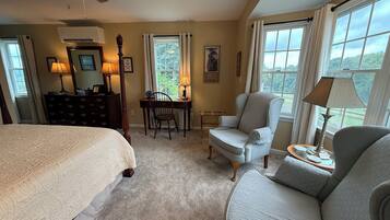 1 bedroom, desk, iron/ironing board, WiFi (free)
