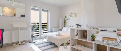 Iron/ironing board, WiFi, bed sheets