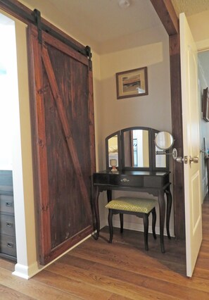 Interior - Charming 2-bedroom house in enchanting Navarre, Florida (Navarre)