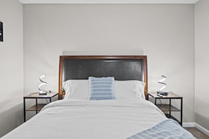 Iron/ironing board, WiFi, bed sheets, wheelchair access