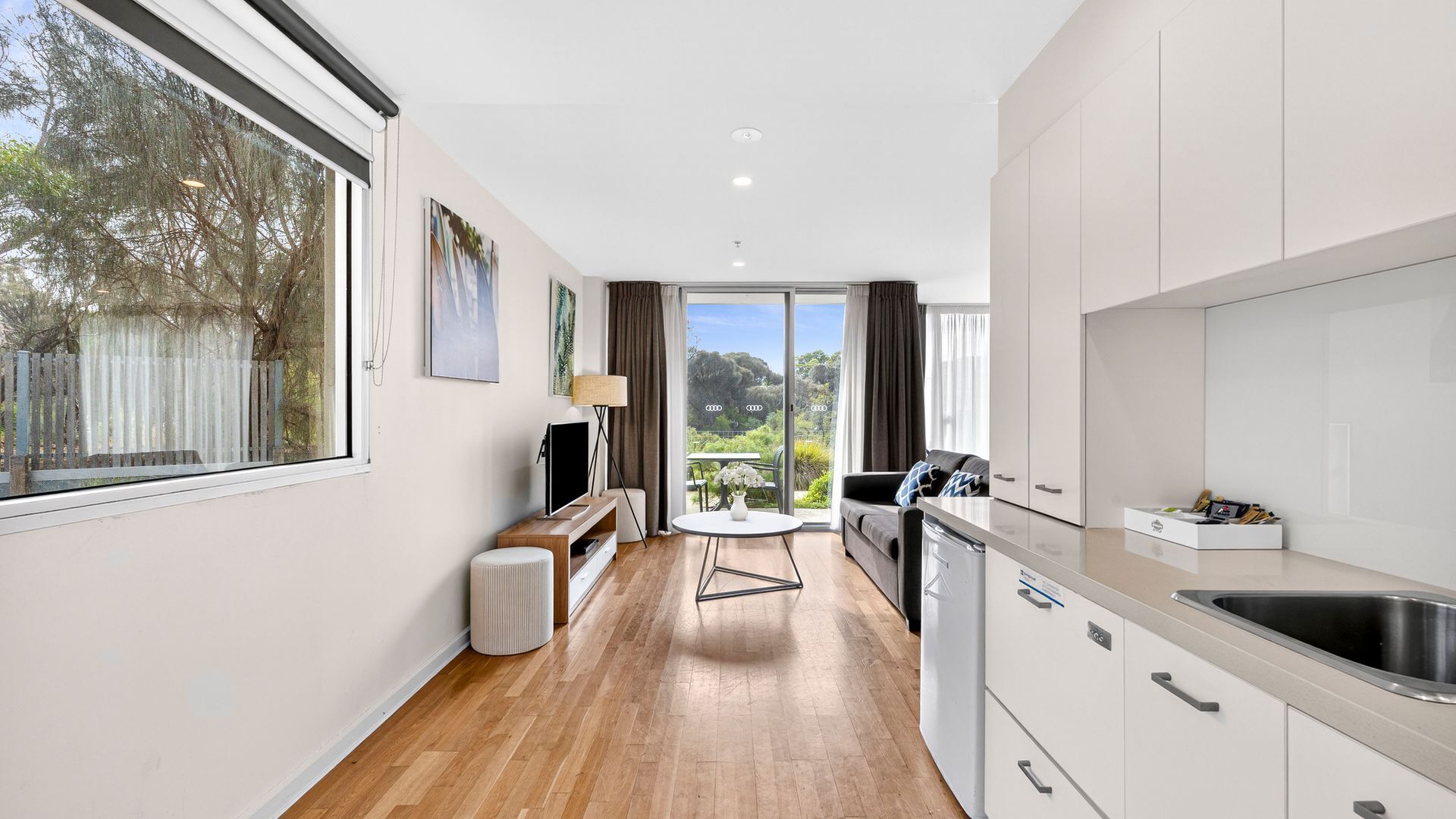 Resort Studio With Pool And Spa Access Walk To The Beach And Local Cafes - Torquay, Australia