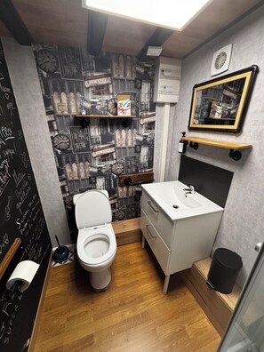 Shower, hair dryer, towels, soap - Studio with courtyard (Oye-Plage)