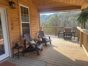 Terrace/patio - Cozy new Craigsville cabin on the Gauley River (Fenwick)