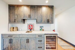 Private kitchen - New 2023 Built, 5-bedroom Tahoe Donner house in Truckee with AC + Meadow Views (Truckee)
