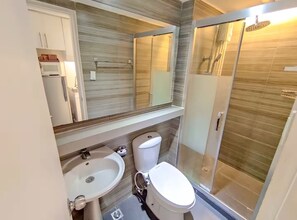 Hair dryer, towels, toilet paper - TadaiManila | Studio Unit at Poblacion Makati (Makati City)