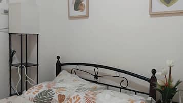 1 bedroom, iron/ironing board, WiFi, bed sheets