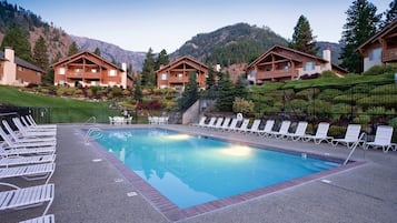 Seasonal outdoor pool