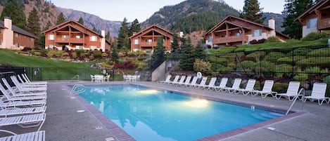Sæsonbestemt udendørs pool