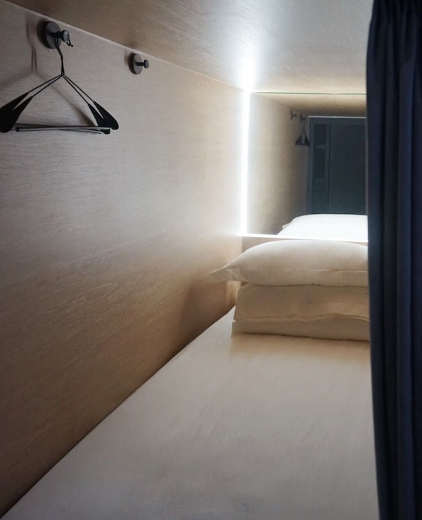 L Young Inn Capsule Hotel Myeongdong - Seoul