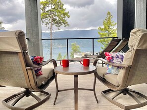 Interior - Stunning Okanagan Lake Views * Quiet Getaway (Kelowna)