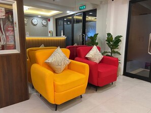 Lobby - Everyone Hotel (Makati City)