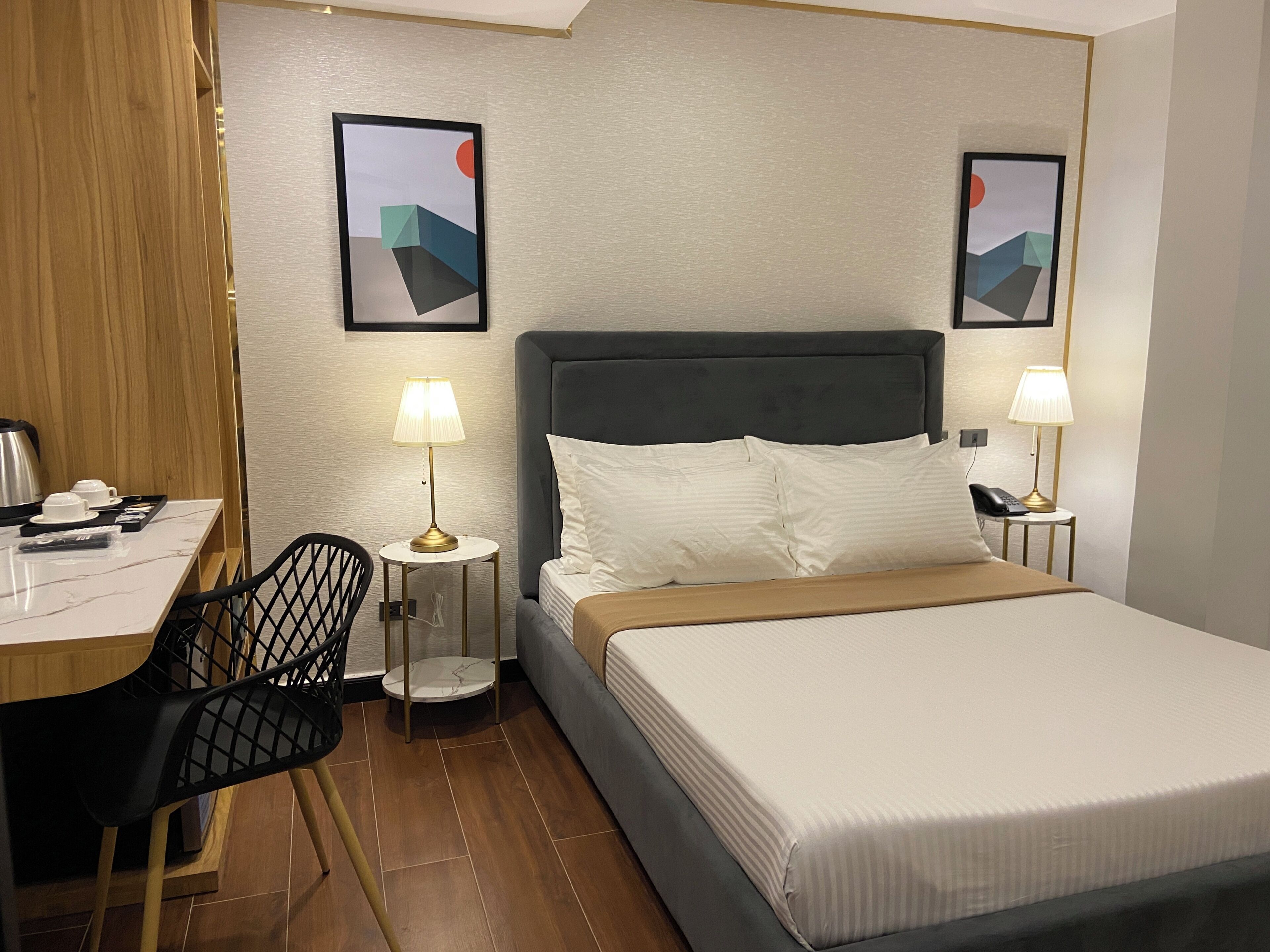 Deluxe Room | In-room safe, desk, laptop workspace, blackout curtains
