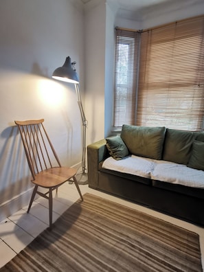 Living area - Victorian Terrace near Uni, sleeps 6, Garden (Reading)