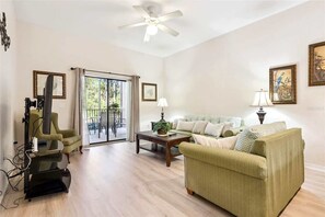 TV, offices - Sunlit Escape Resort Stay (Kissimmee)