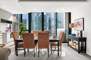 Dining - Sunbathed Sky-High 3 bed Hideaway (Melbourne)