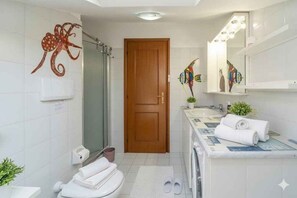 Bathroom - Holiday apartment mit Klimaanlage und Balkon (Imperia)
