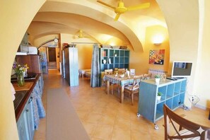Interior - Holiday apartment with balcony and internet (Imperia)