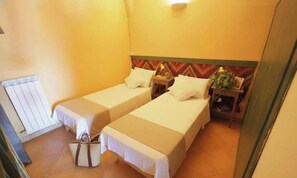 2 bedrooms, WiFi - Holiday apartment with balcony and internet (Imperia)