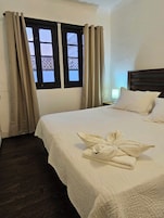 Ropa de cama de alta calidad, wifi gratis y decoración personalizada 