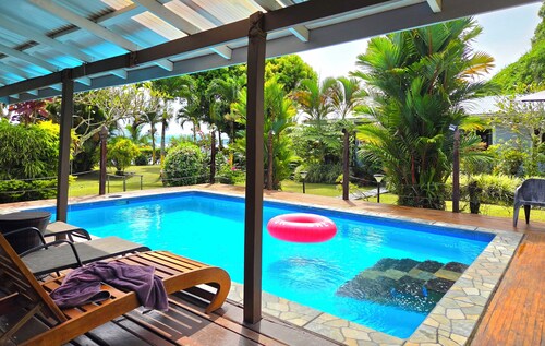  Waterfront Villa with Pool & Beautiful Savusavu Bay Views