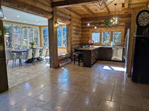 Dining - Chalet de Lynx (Wentworth-Nord)
