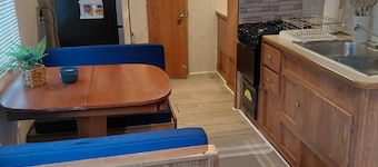  1 Bedroom Stationery RV on Private Property Convenient to Anything Indy Offers!