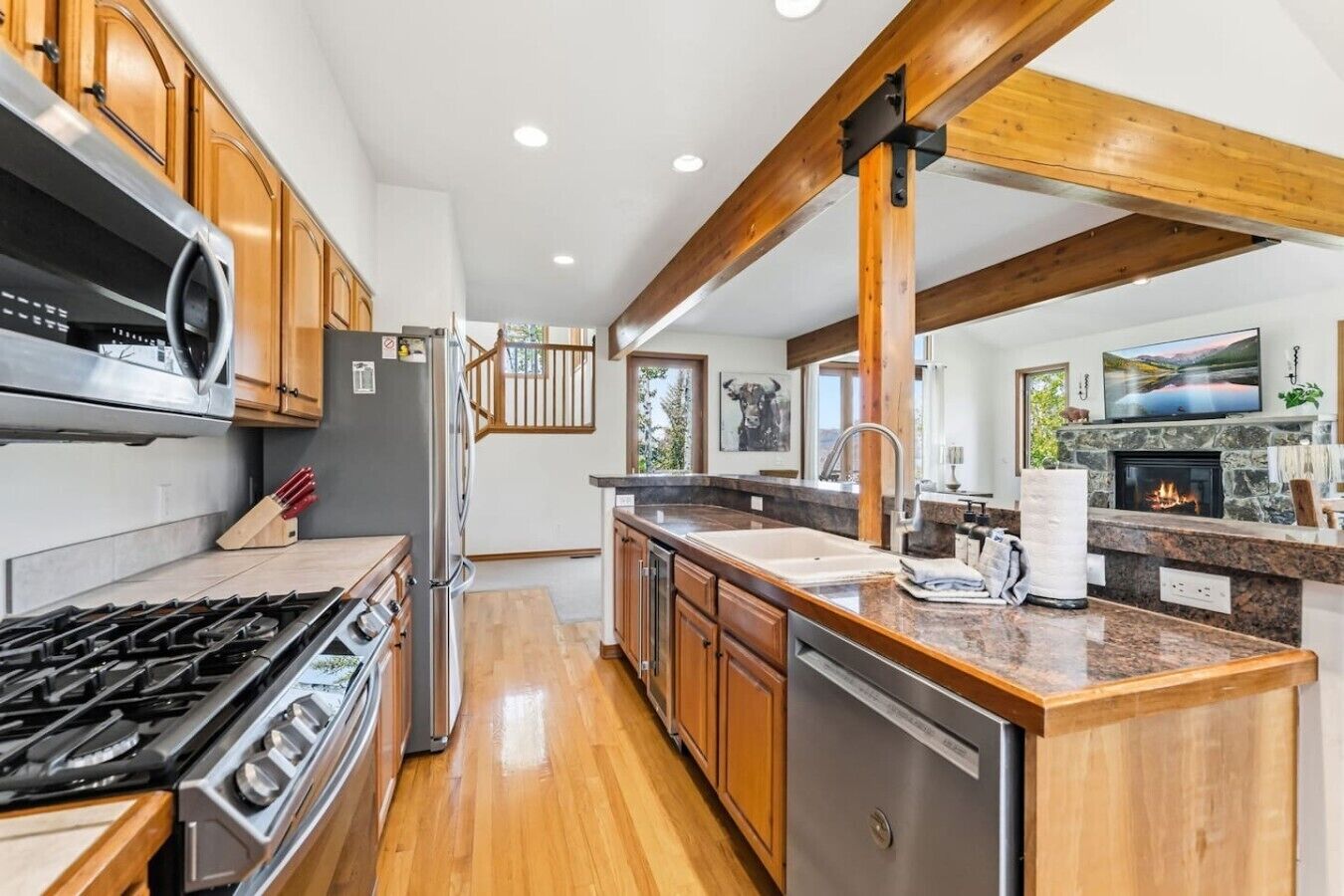 Fridge, oven, stovetop, dishwasher