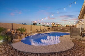 Outdoor pool - Mariposa Getaway!  A spacious 4-bedroom house in brilliant Chandler with AC/Pool (Chandler)