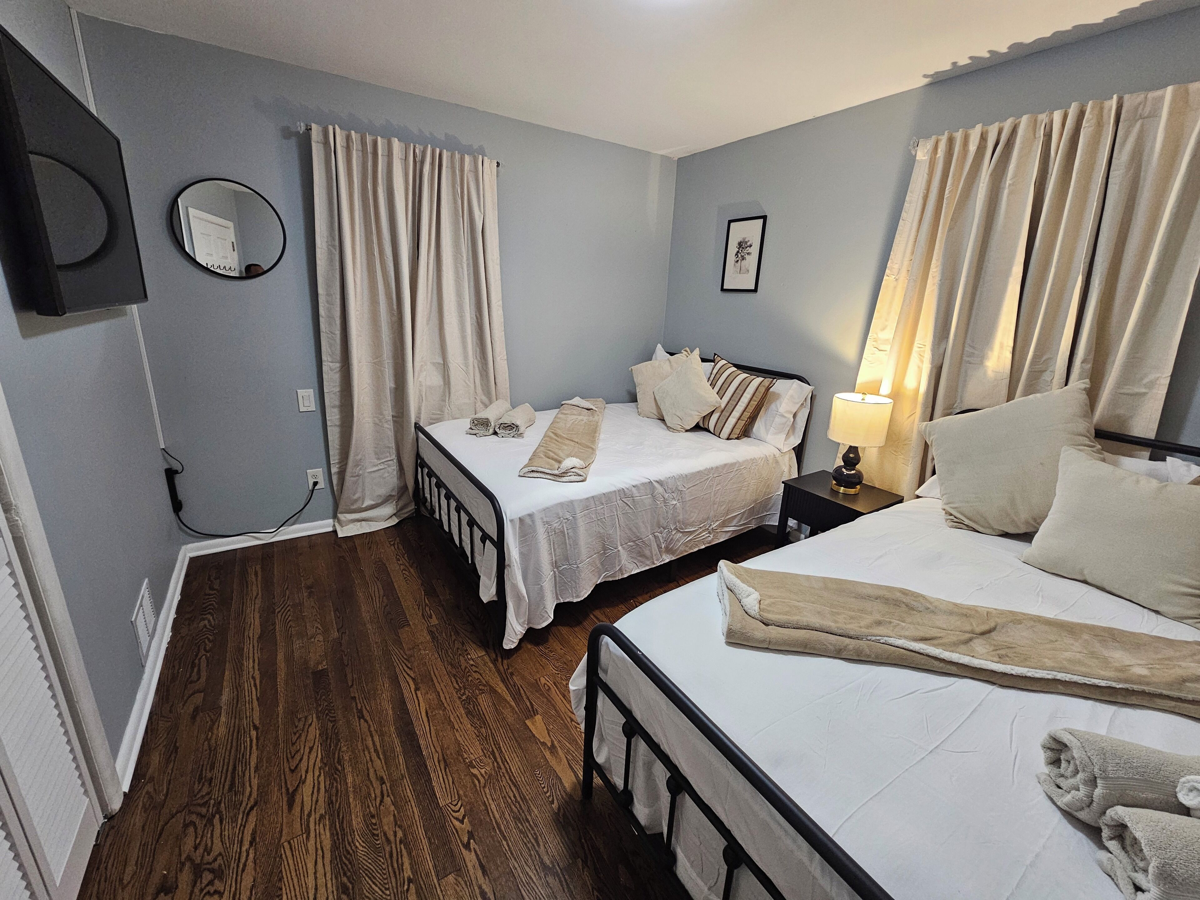 Iron/ironing board, free WiFi, bed sheets