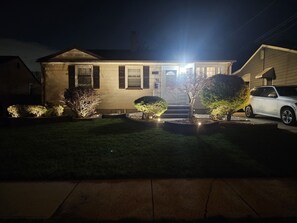 Exterior - Spacious 5bedroom house in marvelous Carteret, 20 minutes from metlife world cup (Carteret)