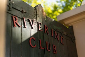 Exterior detail - The Riverine Club (WAGGA WAGGA)
