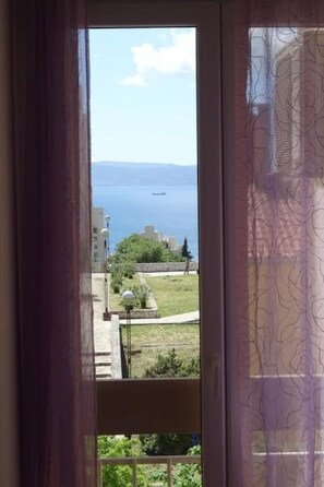 Interior - mit Blick auf das Wasser by Interhome (Dragovode)