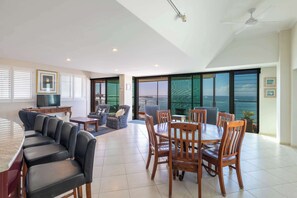 Interior - Shadows Suite - Oceanstays- Oceanfront- Pet Friendly (Yamba)