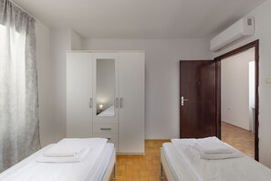 Free WiFi, bed sheets - Casa Valdebek, Pula, Croatia (Pula)