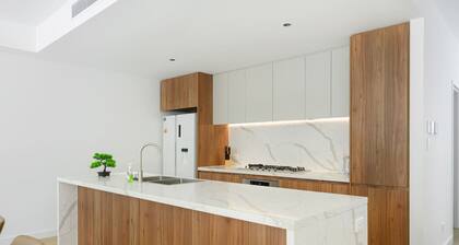 4BR Spacious Townhouse in Box Hill | Sleeps 8