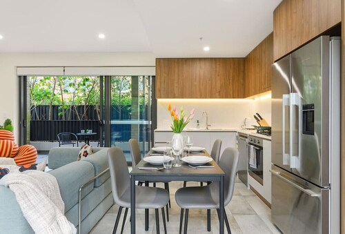 Warm Marrickville 2BR | 5 Min Walk to Train