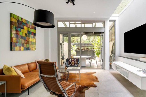 Leichhardt 3-Level Family House | Near CBD