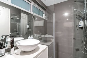 Hair dryer - Leichhardt 3-Level Family House | Near CBD (Leichhardt)