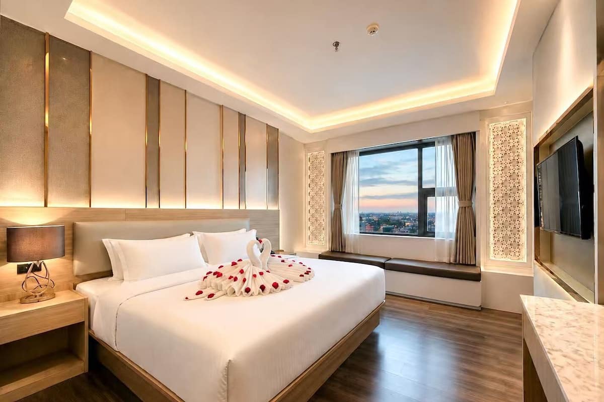 Deluxe Double Room | Desk, free WiFi, bed sheets