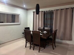 Dining - World Cup House. 10 Min to Stadium. BBVA & Cerro View (Guadalupe)