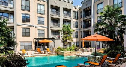 Sleepover | Sleek 1BD/1BA + Pool - Little Rock
