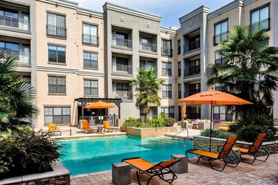 Sleepover | Sleek 1BD/1BA + Pool - Little Rock