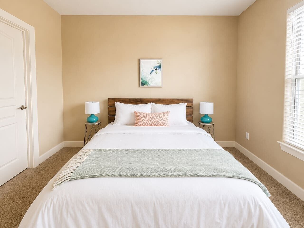 Iron/ironing board, WiFi, bed sheets