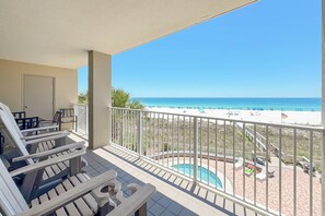 Property grounds - Beachfront Condo w/ Huge Balcony, Sleeps 11, Pools & Gulf Views | BEACHBALL PROPERTIES (Orange Beach)