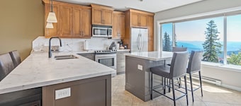 Ultimate Slopeside Retreat – Sleeps 24 Across Two Spacious Townhomes