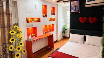 Deluxe Double Room | Living area