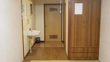 Triple Room, Non Smoking, Partial Sea View | Interior