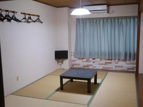 Kobe Guesthouse - Hostel